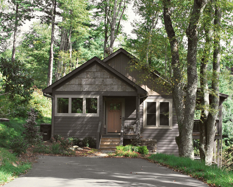 Muskoka Cottage Pest Programs: What They Should Include (and What They Cost)