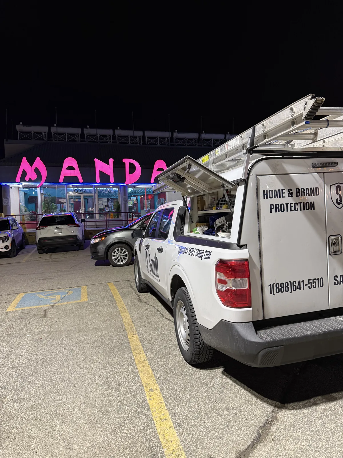 Sani IQ service vehicle at a commercial restaurant pest control inspection