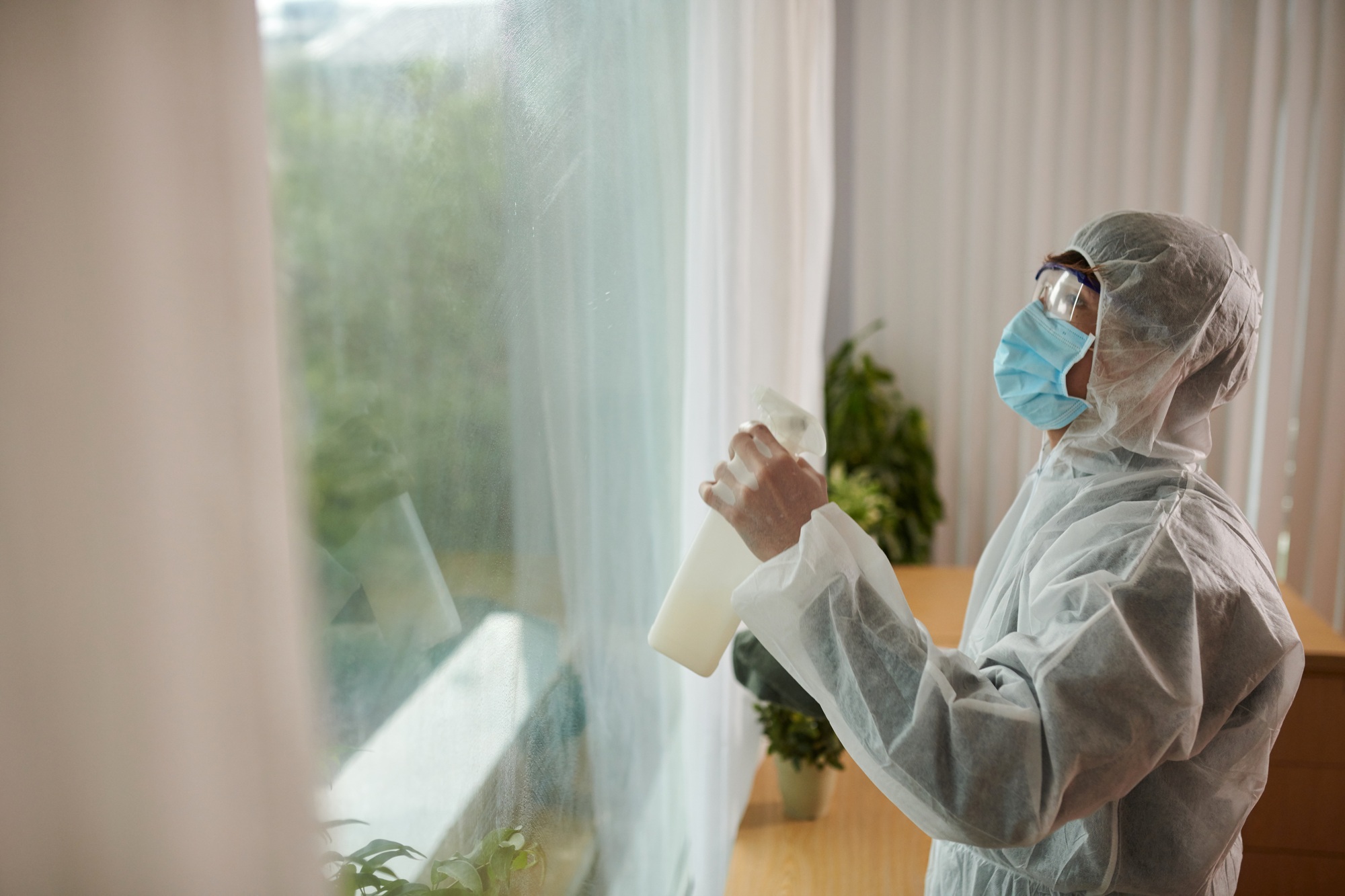 Pest Control Worker Spaying Solution